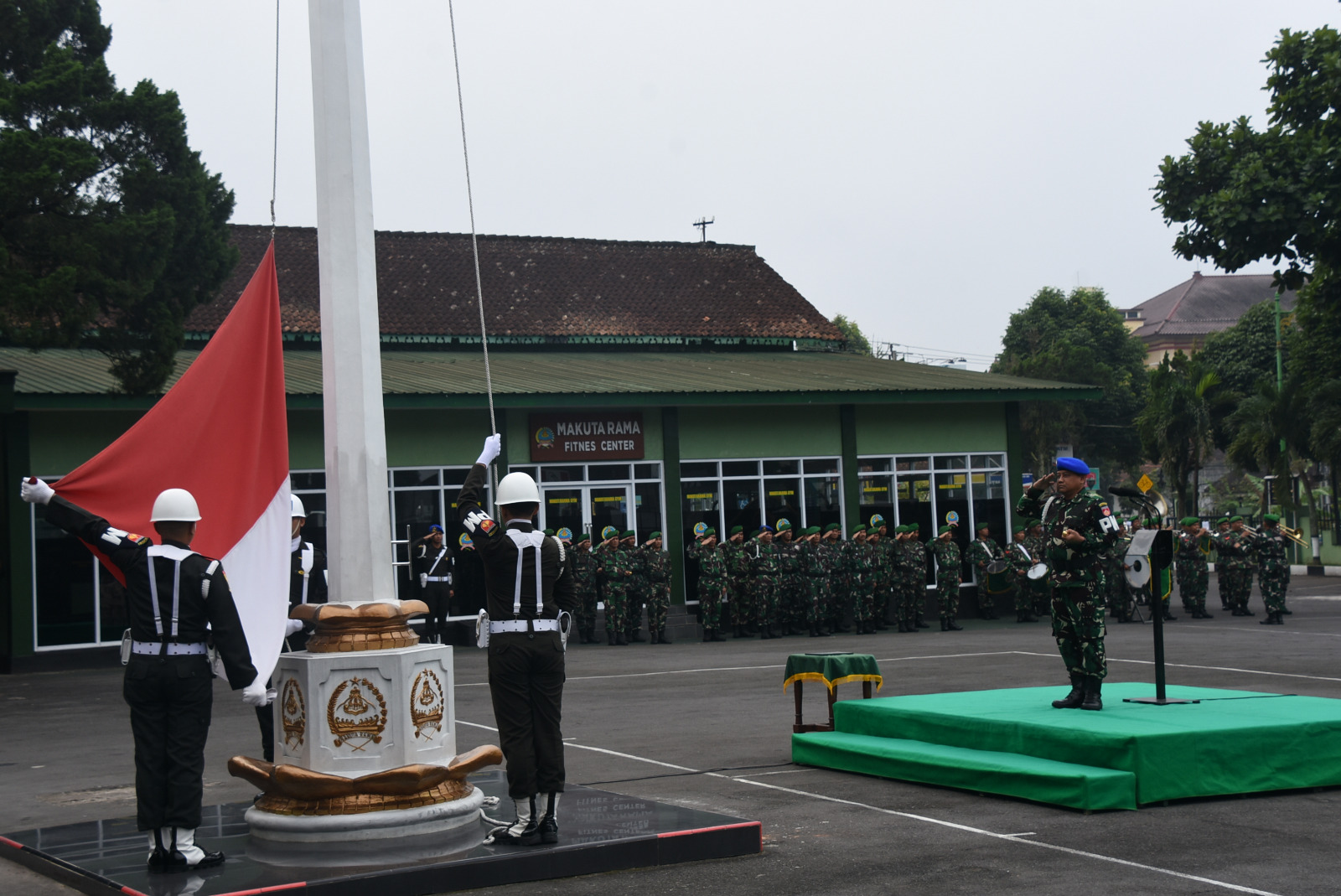 Mantapkan Kualitas Pengabdian, Prajurit Korem 073/Makutarama Laksanakan Upacara Bendera